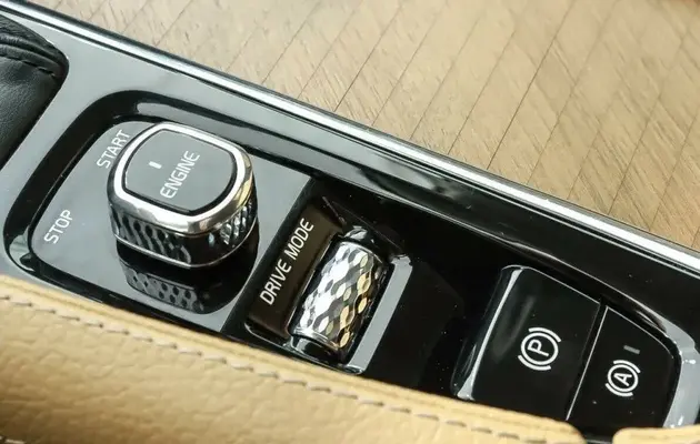 Volvo XC90, фото №11