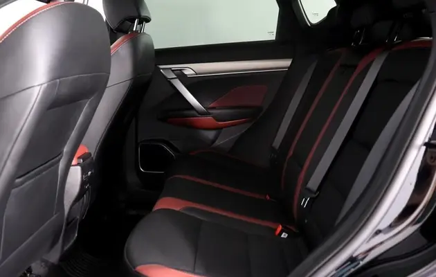 Geely Coolray, фото №8