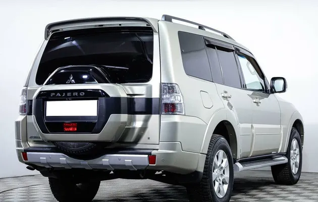 Mitsubishi Pajero, фото №2