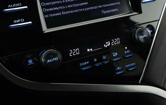 Toyota Camry, фото №8