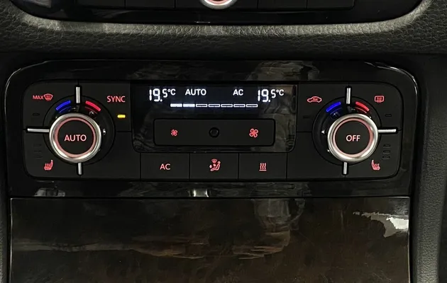 Volkswagen Touareg, фото №9