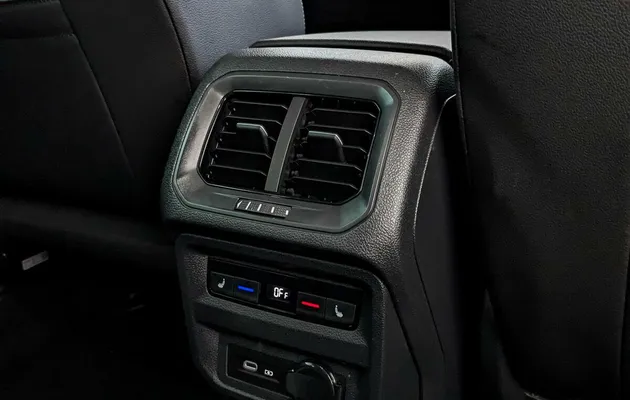 Volkswagen Tiguan, фото №12