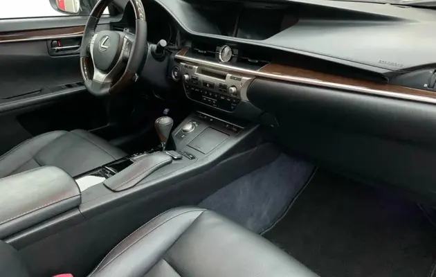 Lexus ES, фото №9