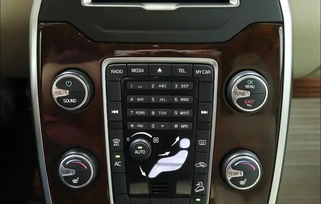 Volvo XC70, фото №11